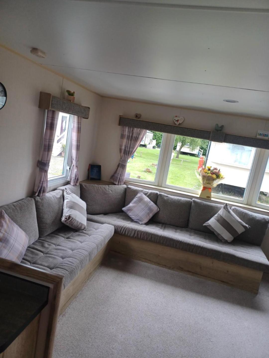 Ye Old'E Man Lake District Grange-Over-Sands Exterior photo